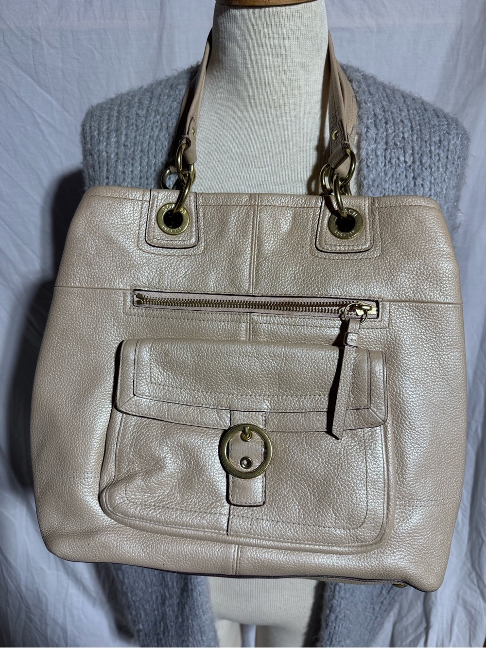 Coach Penelope Buckle bag Beige leather tote